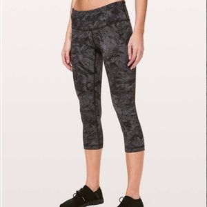 Lululemon Wunder Under Crop III *Full-On Luxtreme